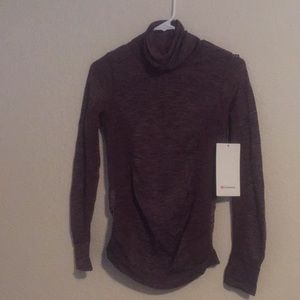 Lululemon Maroon turtleneck sz 4
